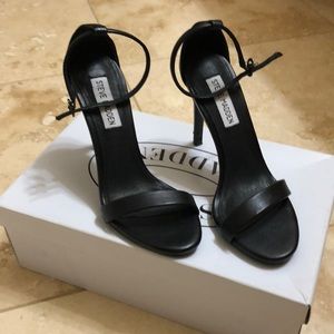 Steve Madden Black Stacey Heals